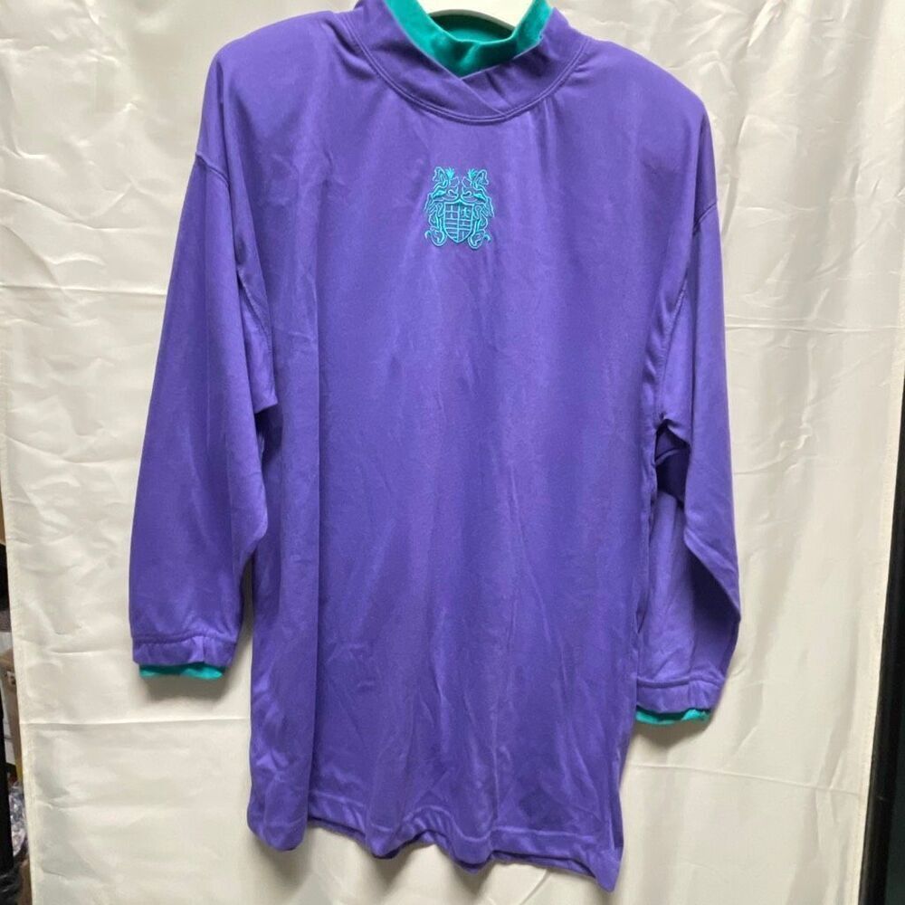 NWT Vintage Erika & Company size embroidered crest top